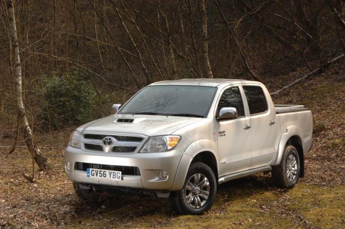 Pikaps Toyota Hilux - visurgājējs ar 40 gadu vēsturi