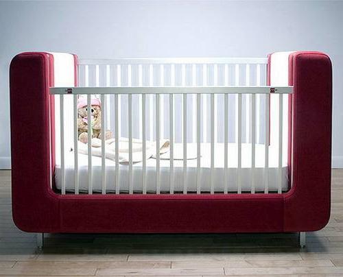 Noderīgi padomi jaunajiem vecākiem, kā izvēlēties bērnu gultiņu jaundzimušajiem