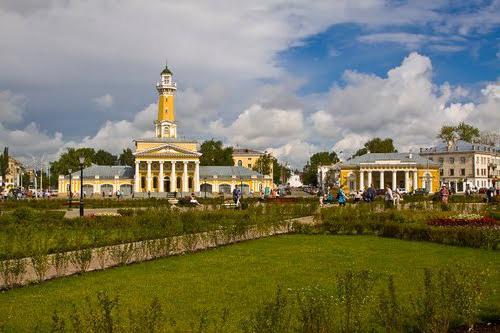 Galvenais Sjansinskas laukuma apdare - uguns torņa (Kostroma)