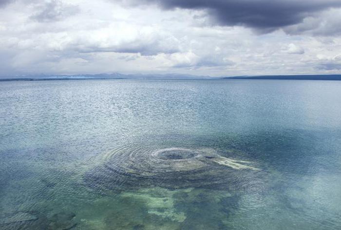 Kas vairāk - Klusais okeāns vai Atlantijas okeāns? Kāds ir pasaulē lielākais un dziļākais okeāns?