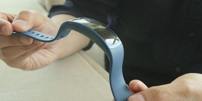 Fitnesa aproce Samsung Gear Fit 2: pārskats un atsauksmes